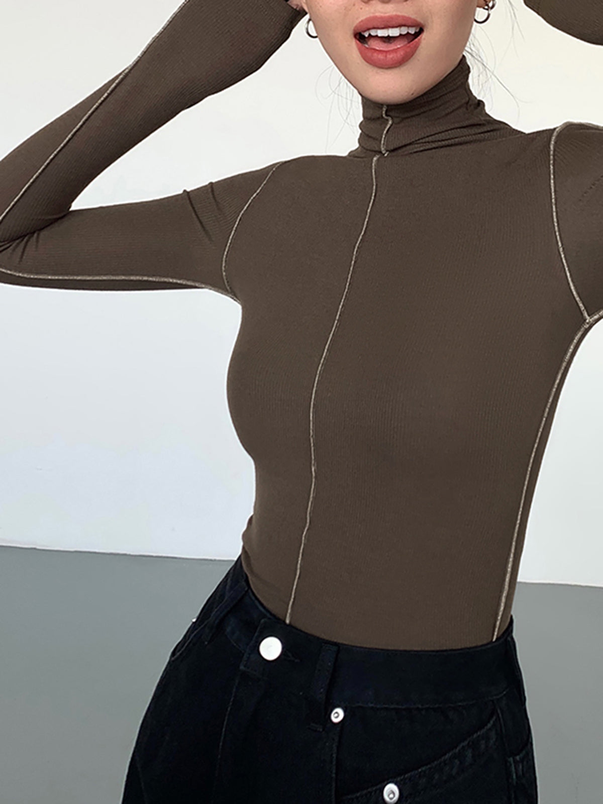 Slinky Turtleneck Kontrast Trim Ribbad Stickad Skjorta