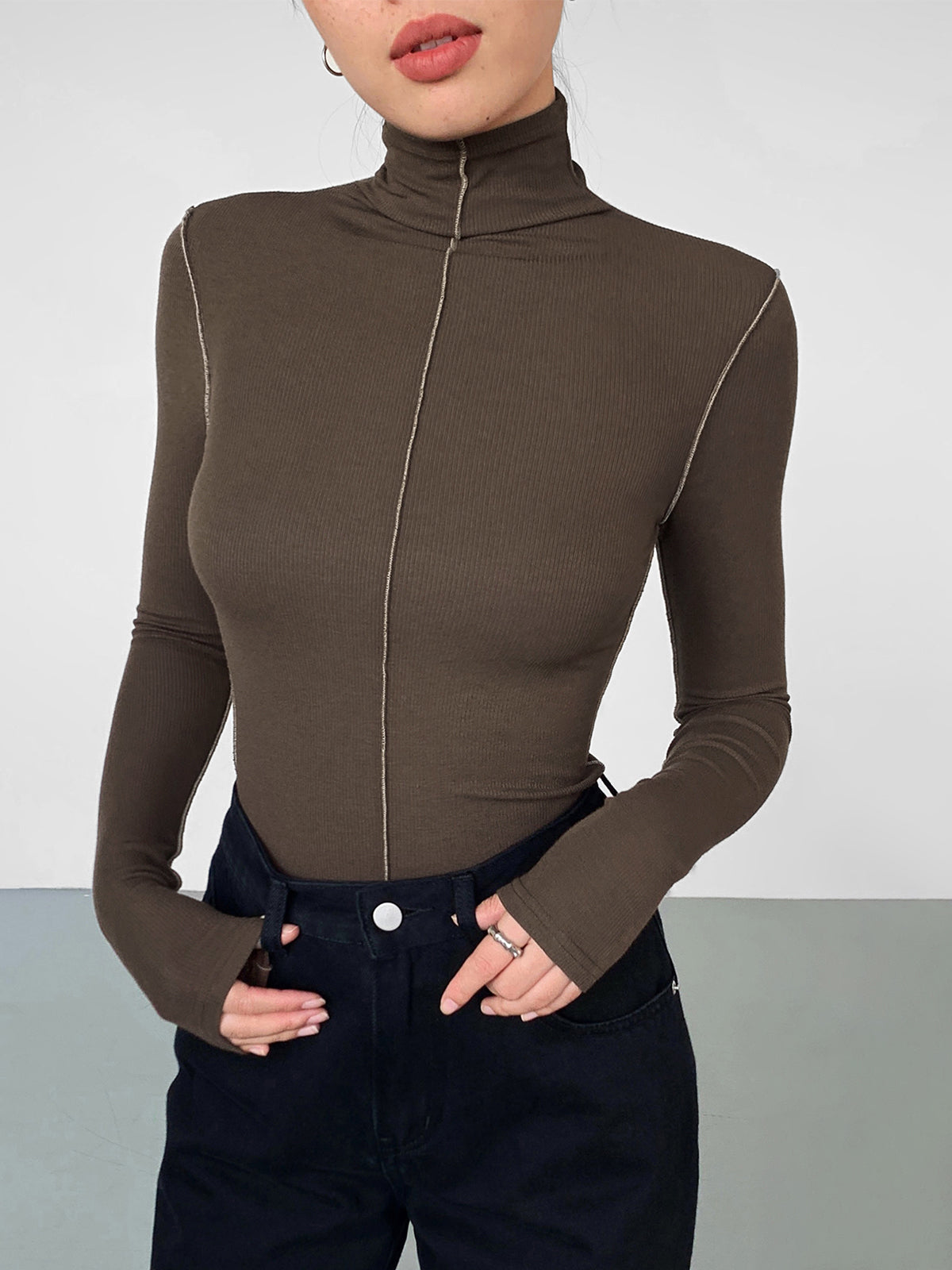 Slinky Turtleneck Kontrast Trim Ribbad Stickad Skjorta