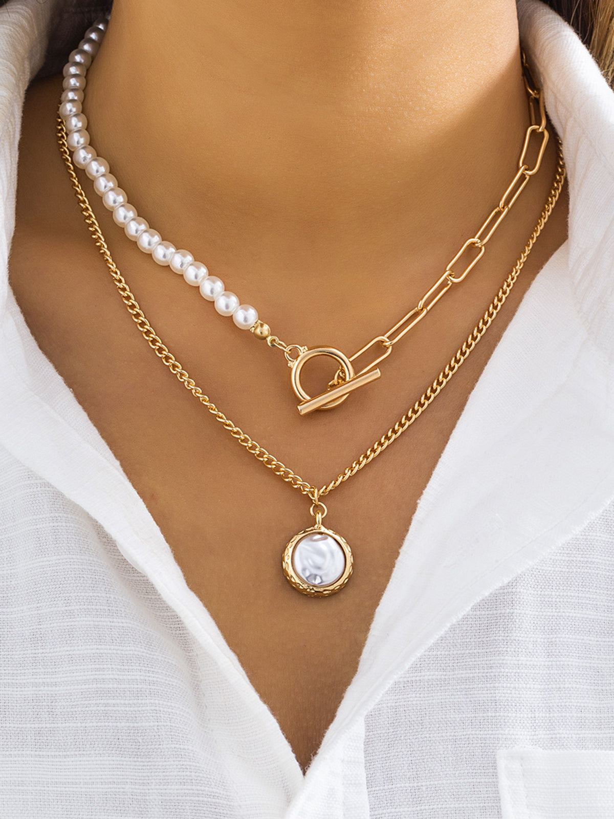 Faux Pearl Disc Pendant Necklace