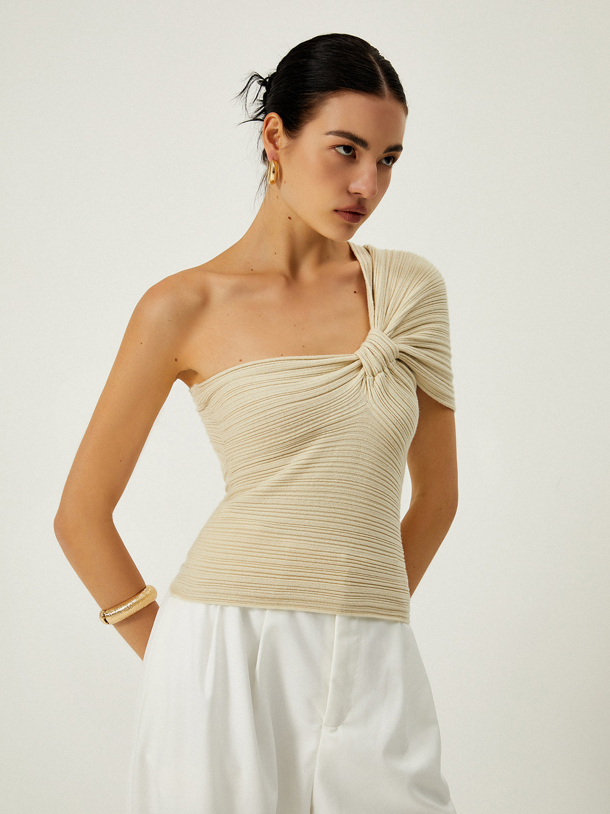 Asymmetrical One Shoulder Knotted Knit Top