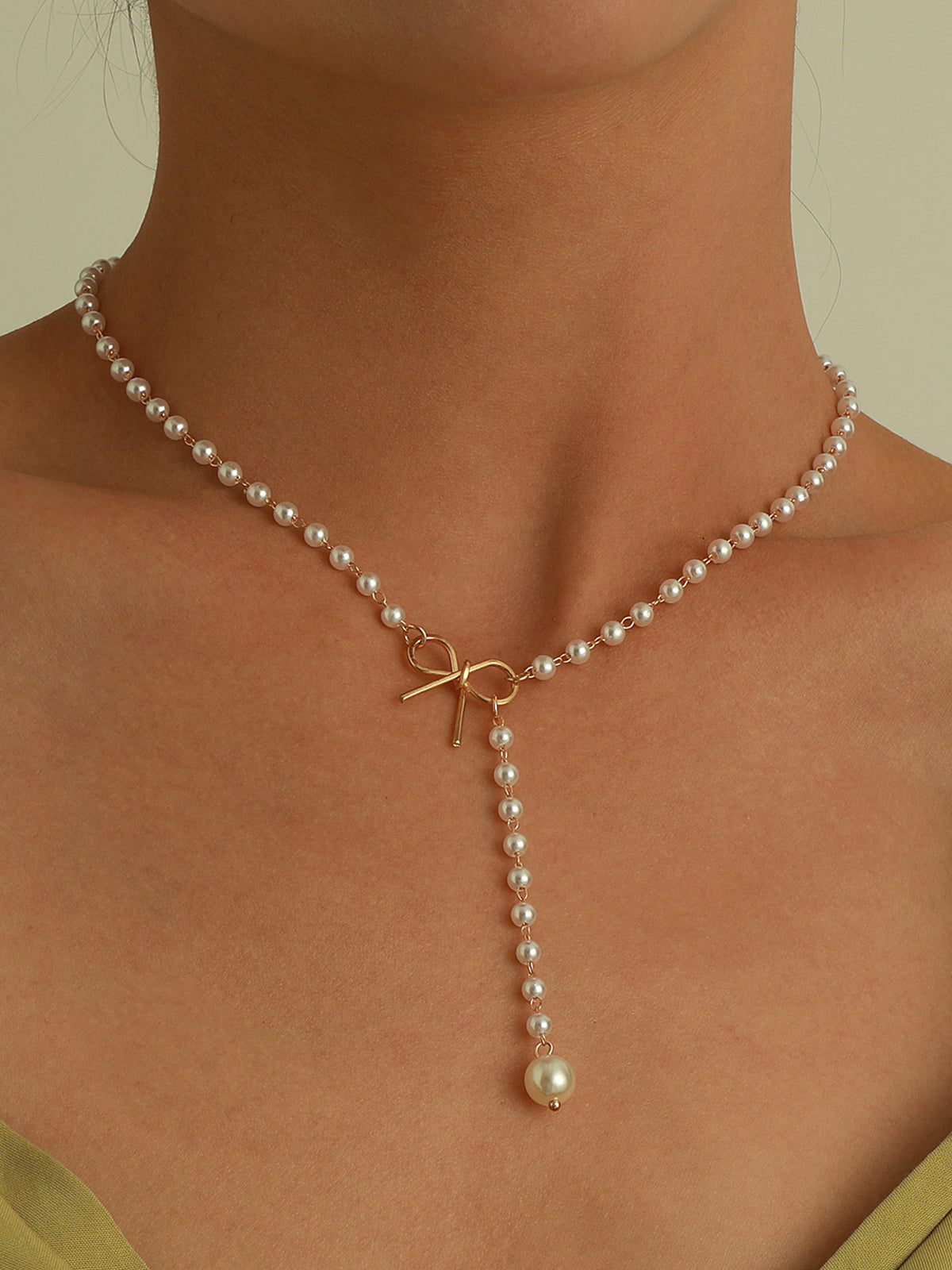 Pearl Bow Knot Pendant Necklace