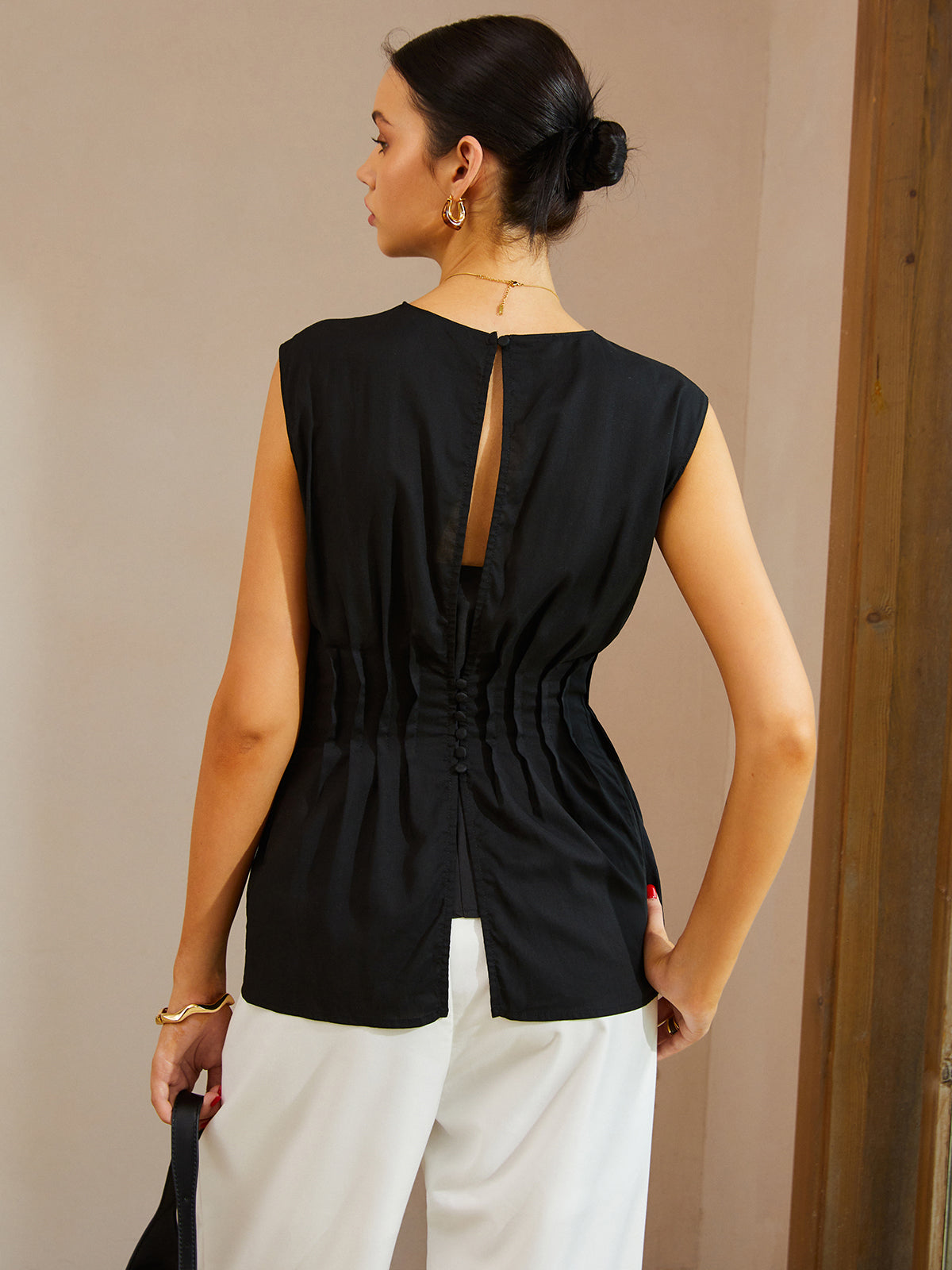 Casual Sleeveless Pleated Button Back Blouse