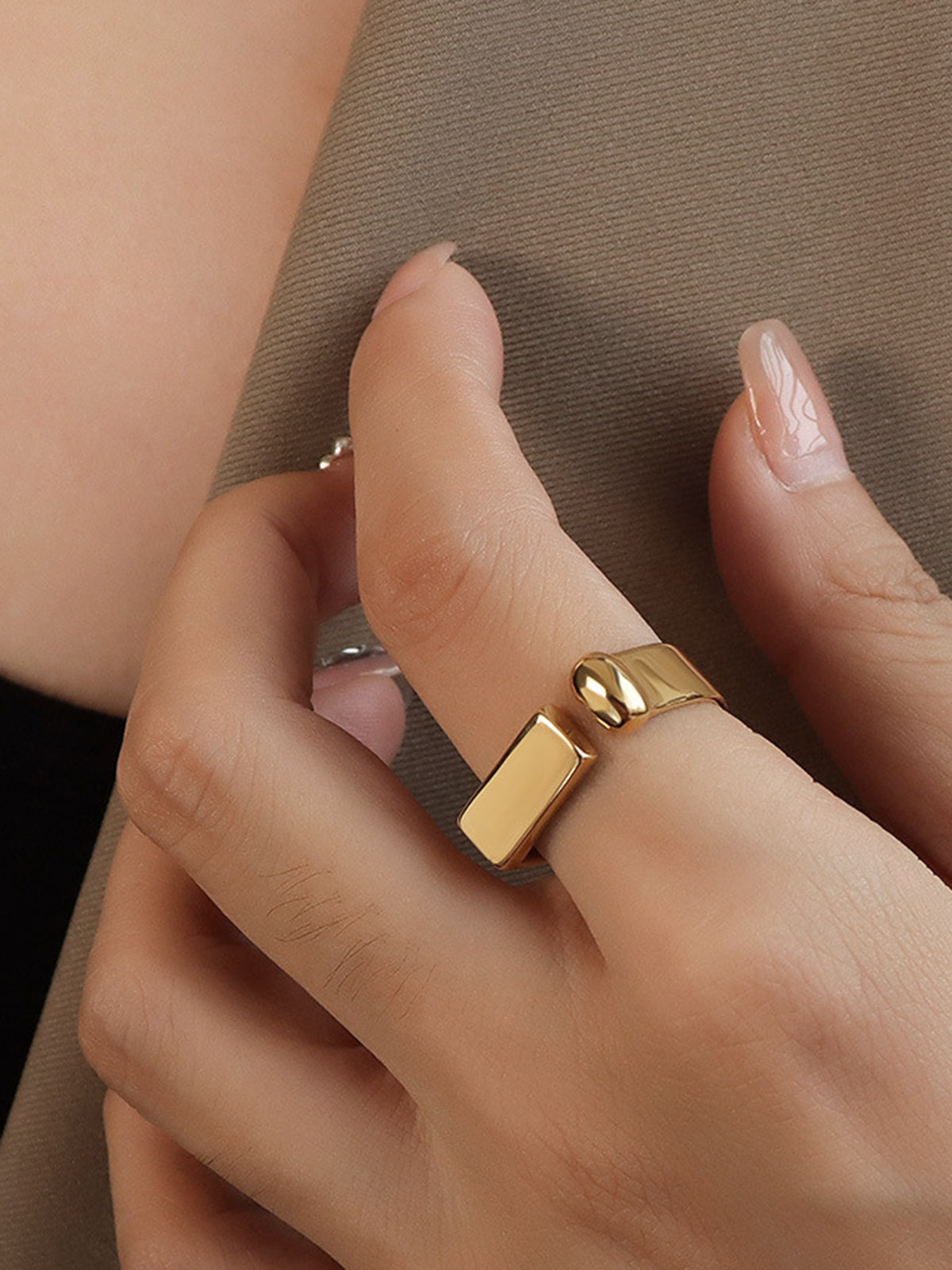 Geometric Golden Open Ring