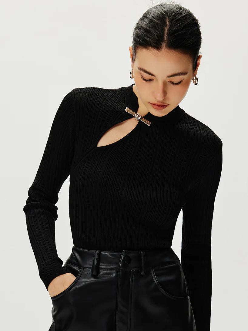 Ribbed Metal Knotted Sweater