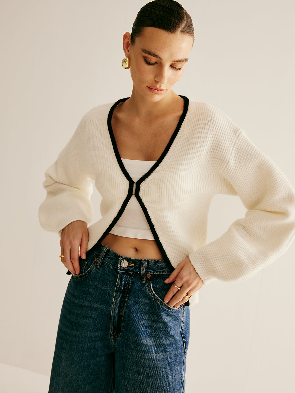 Contrast Trim Clasp Knit Outwear