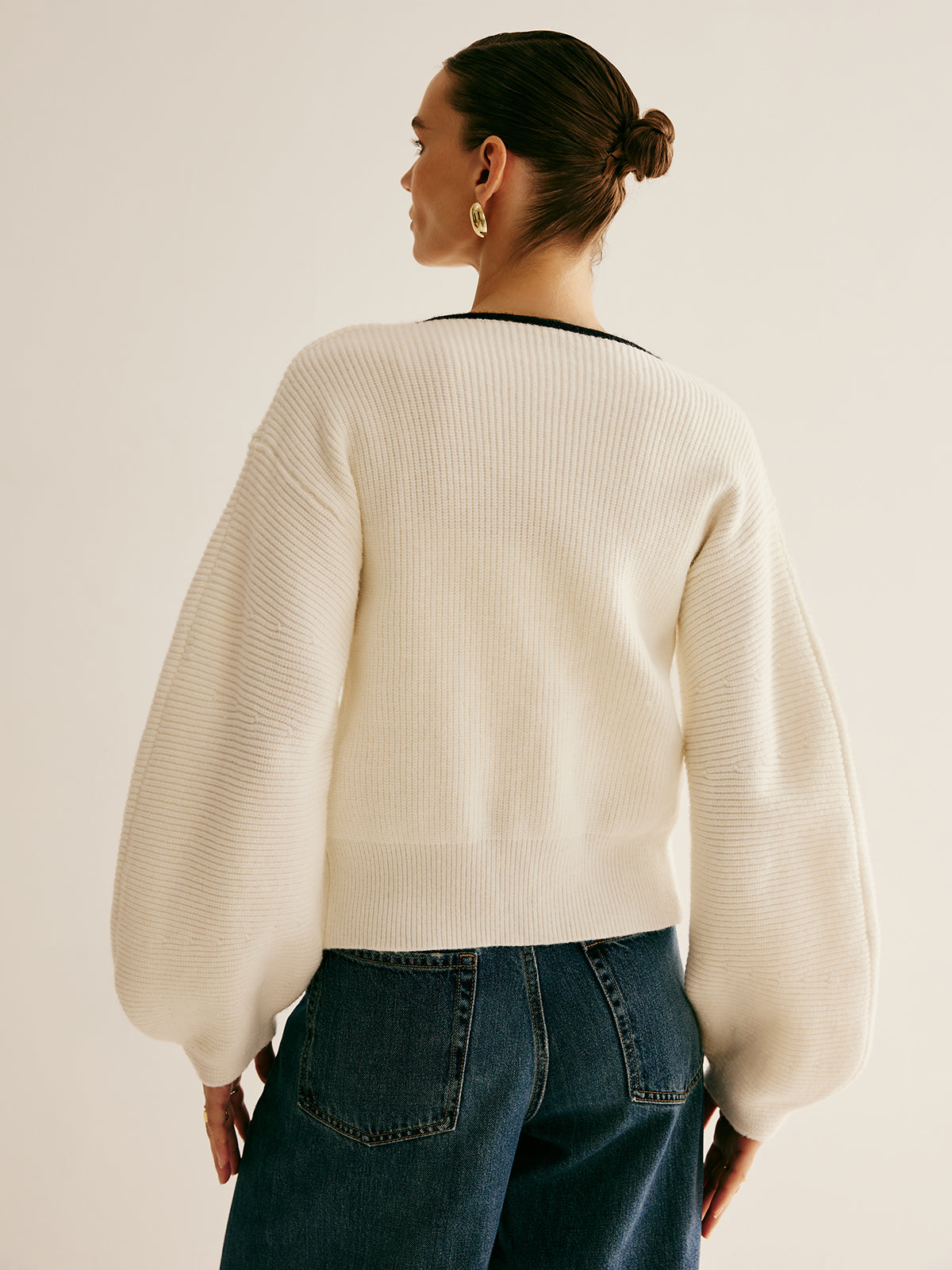 Contrast Trim Clasp Knit Outwear