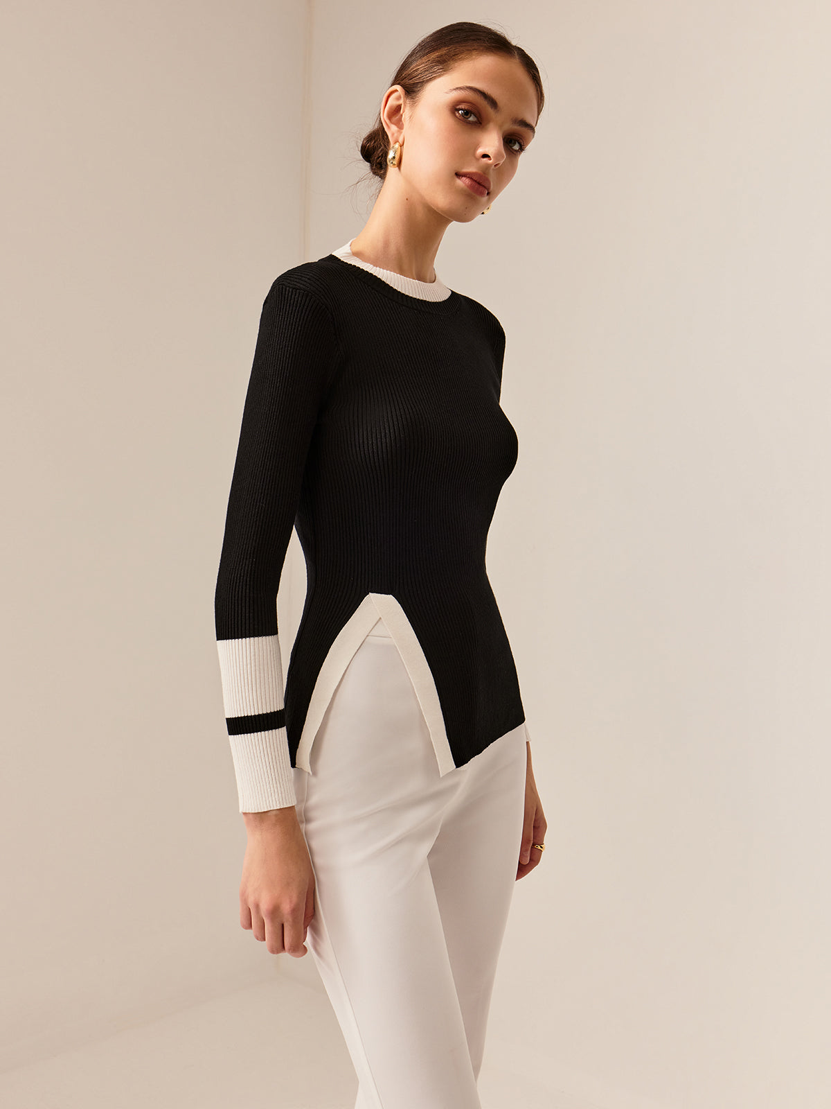 Contrast Trim Slit Stretch Knit Top