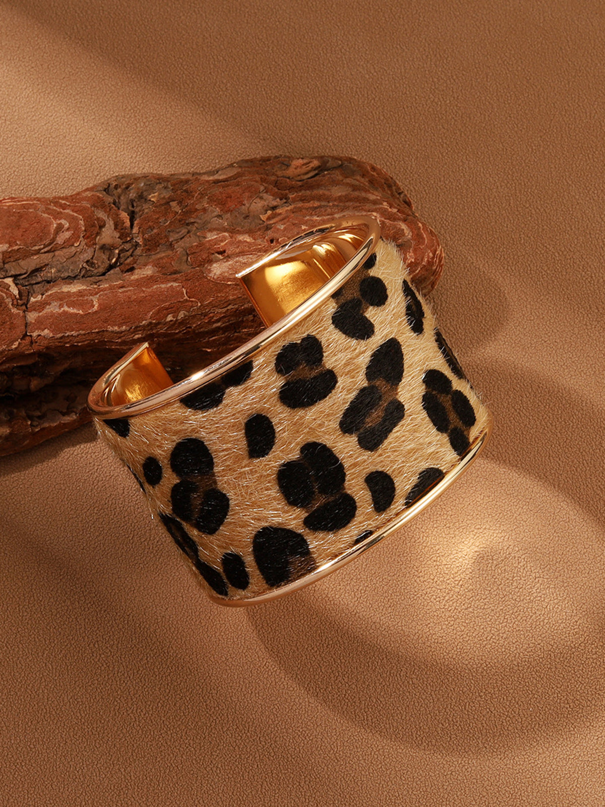 Leopard Printed Tunnel Open Bracelet