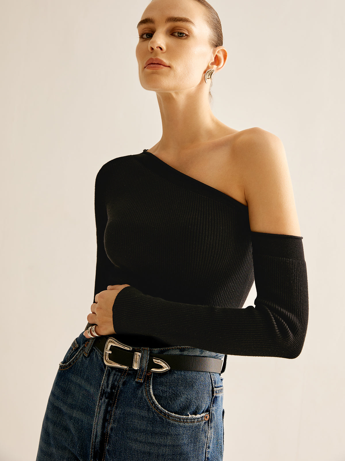 Plain One-Shoulder Knit Top