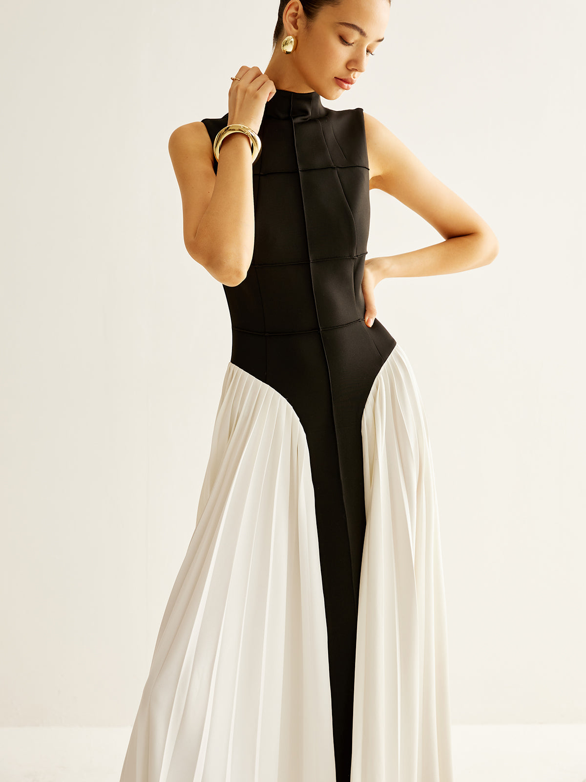 Sleeveless Color Block Pleated Dress