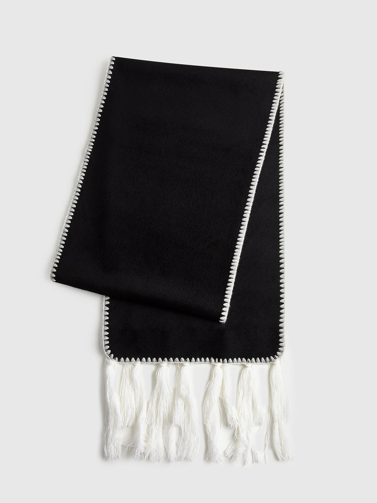 Contrast Trim Tassel Scarf