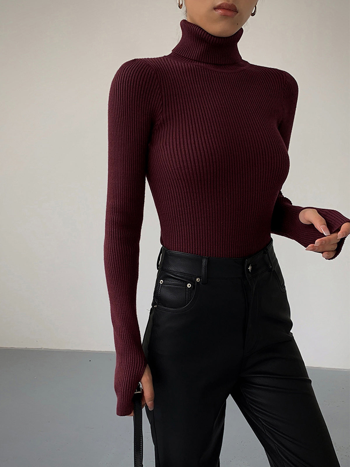 Minimalistisk Turtleneck Slim Knit Top