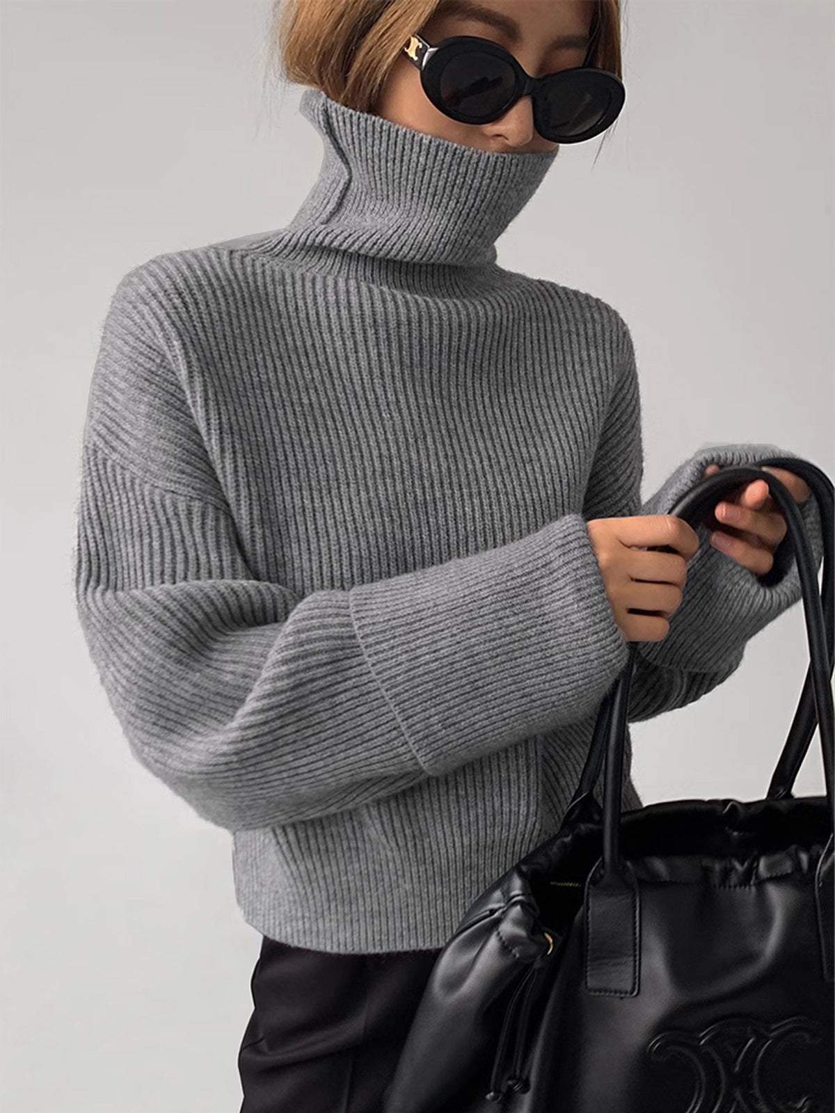 Ribbstickad varm tröja med turtleneck