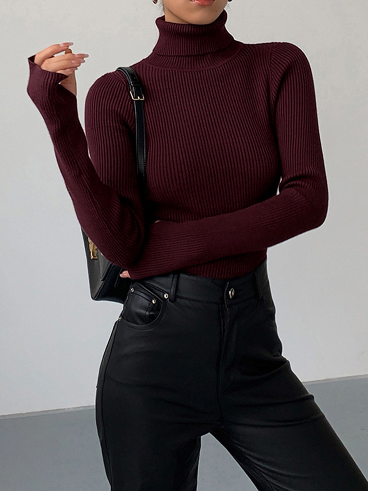 Minimalistisk Turtleneck Slim Knit Top