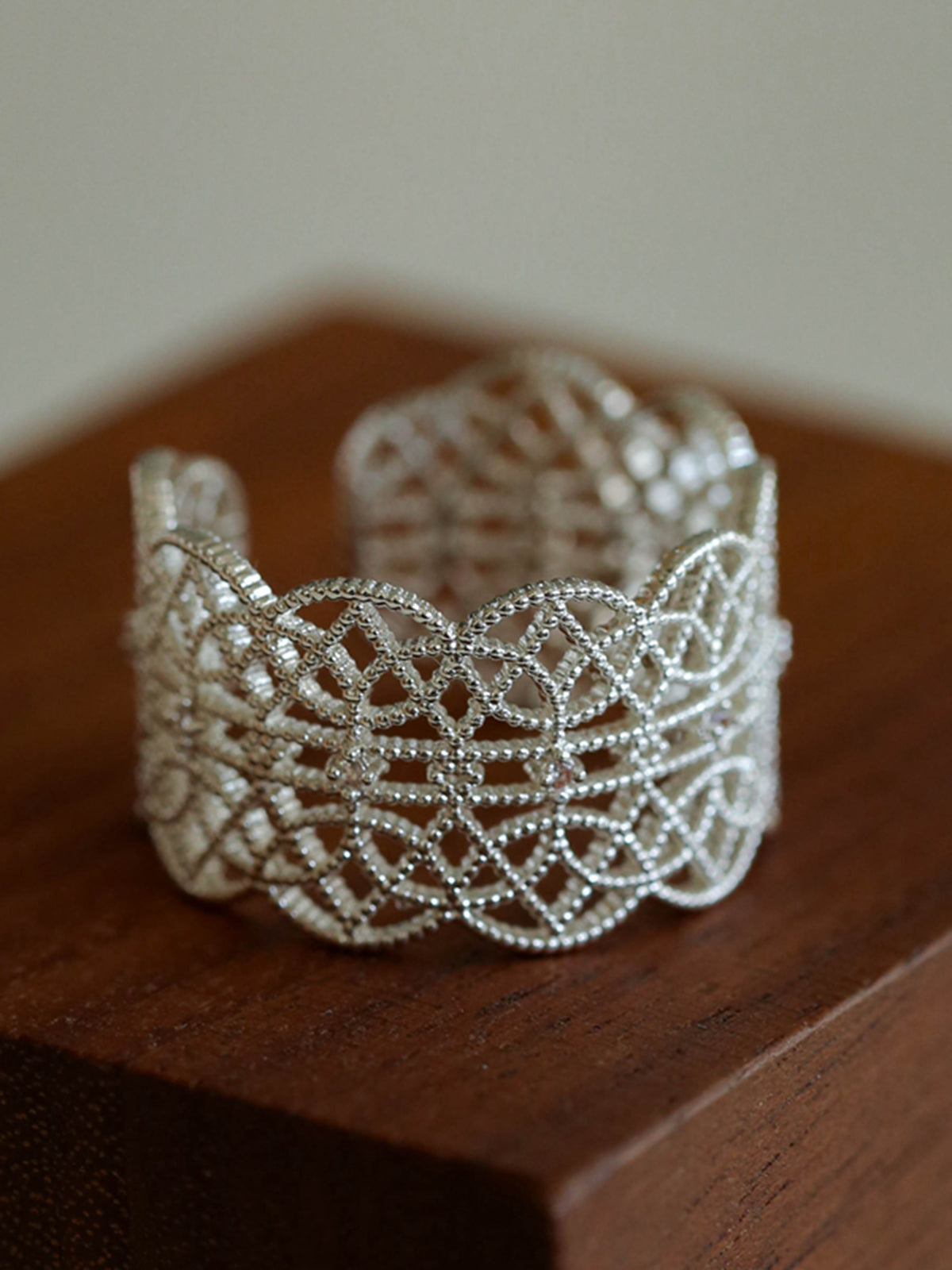 Tunnel Metal Lace Open Ring