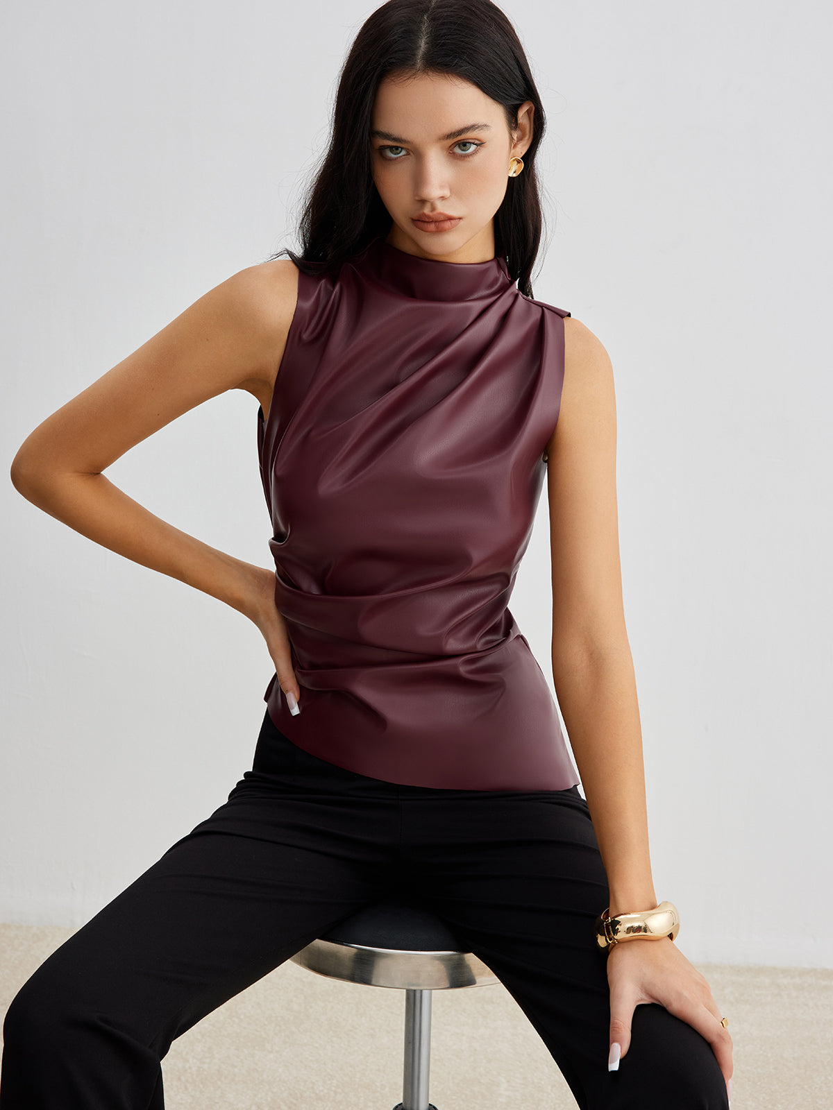 Mock Neck Faux Leather Cinched Linne