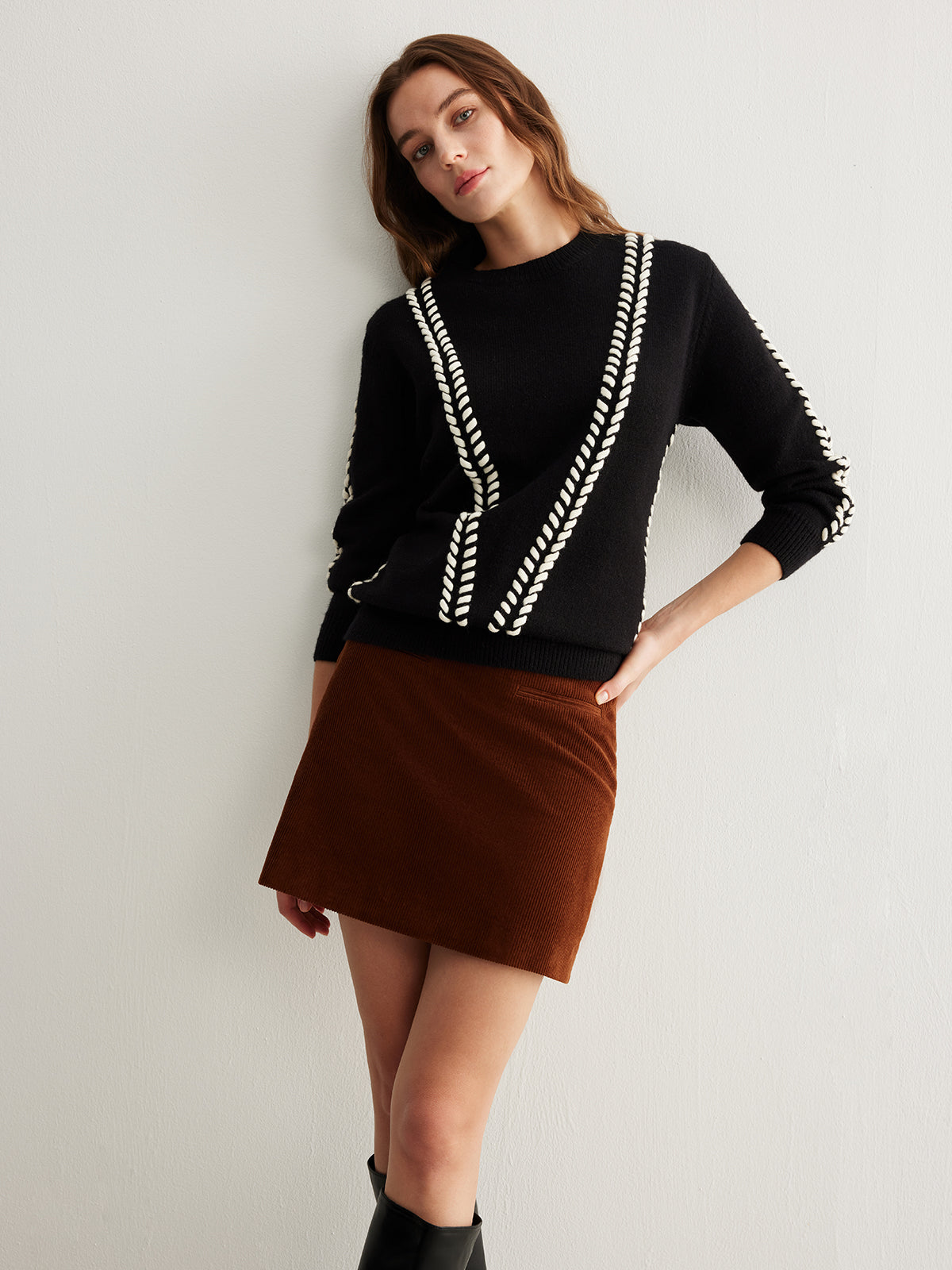 Versatile Contrast Binding Knit Top