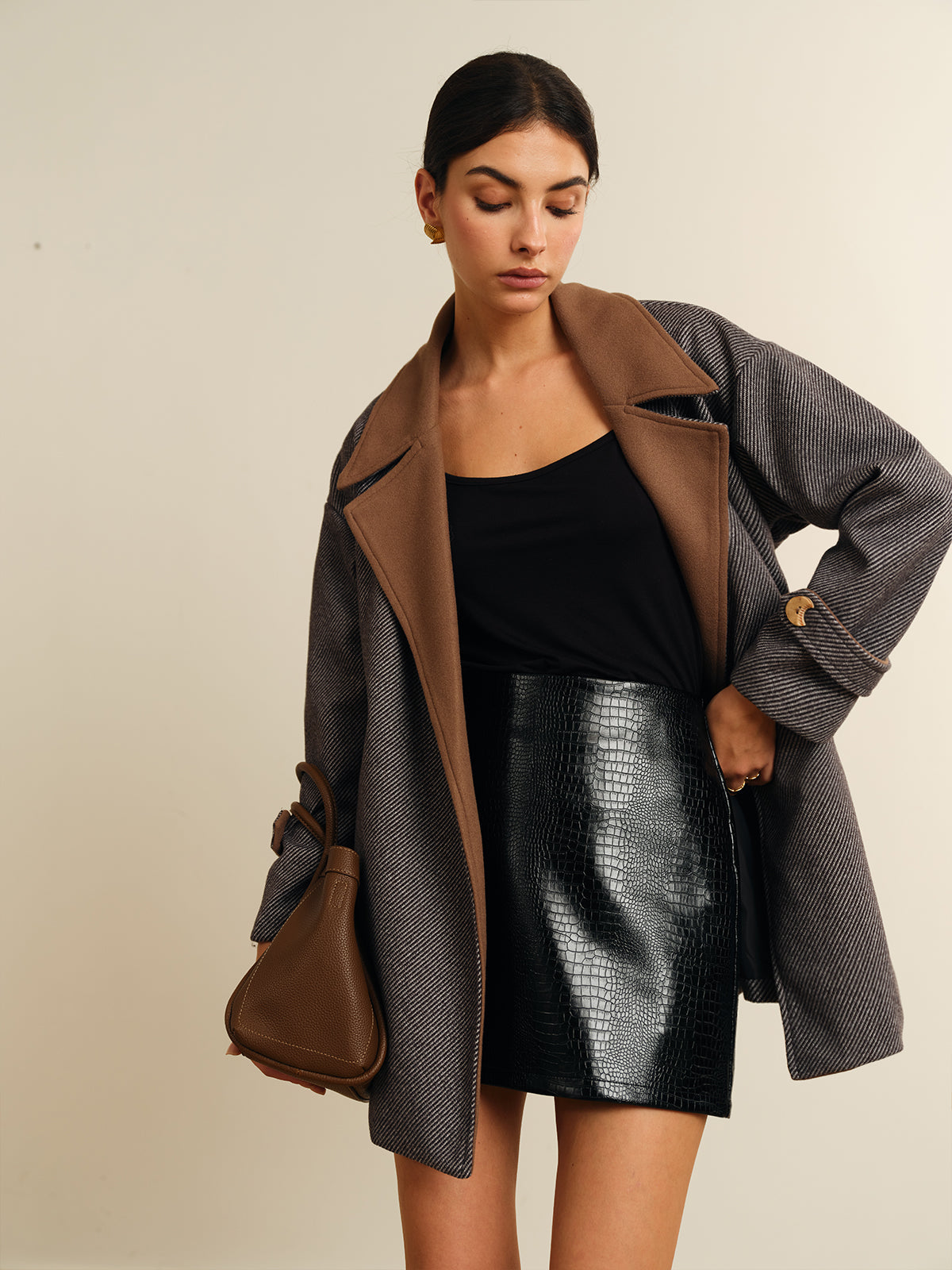 Versatile Contrast Collar Belted Wool Coat