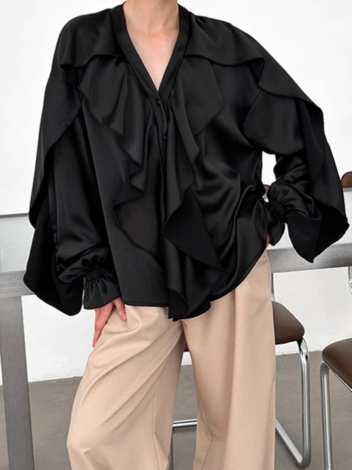 V-Neck Ruffle Thin Blouse