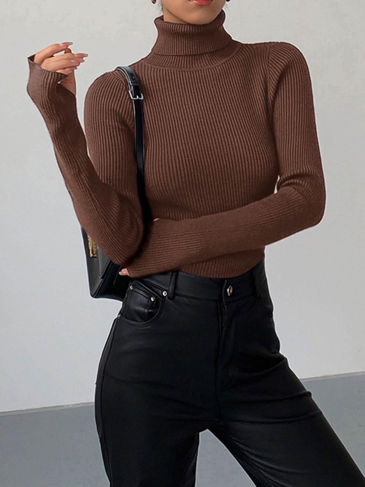 Minimalistisk Turtleneck Slim Knit Top