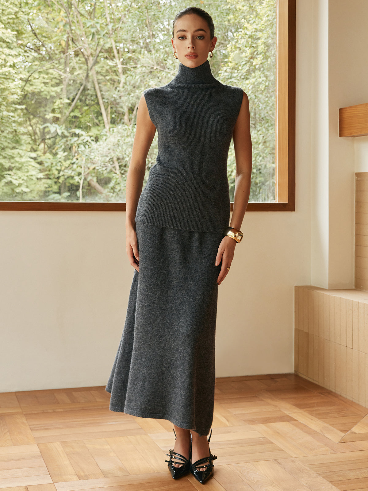 Minimalist Turtleneck Sleeveless Skirt Set