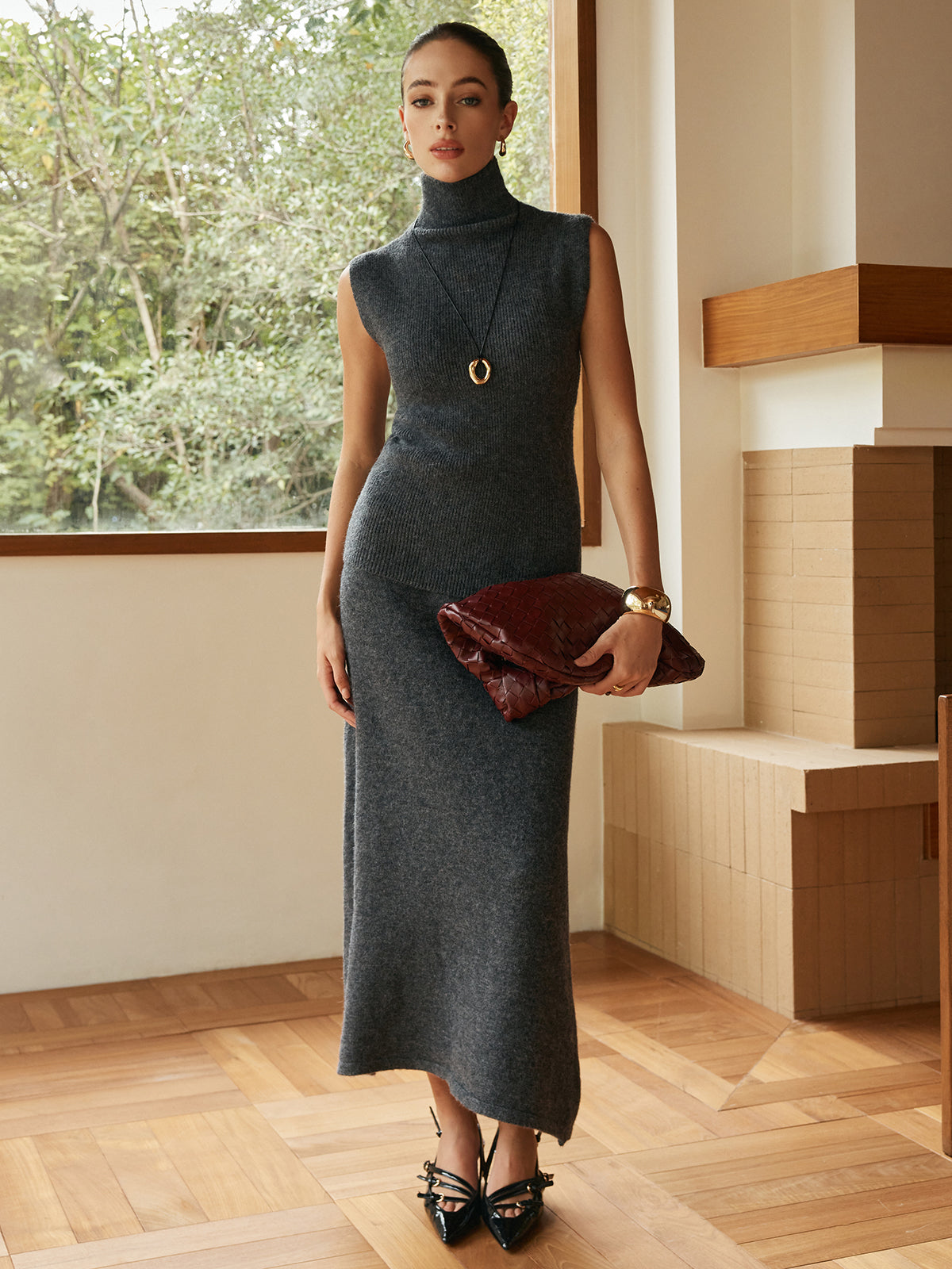 Minimalist Turtleneck Sleeveless Skirt Set