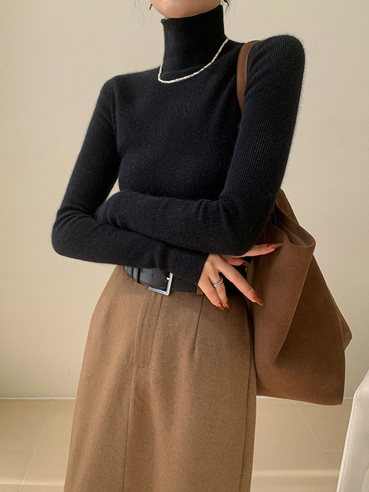 Minimalist Turtleneck Skinny Sweater