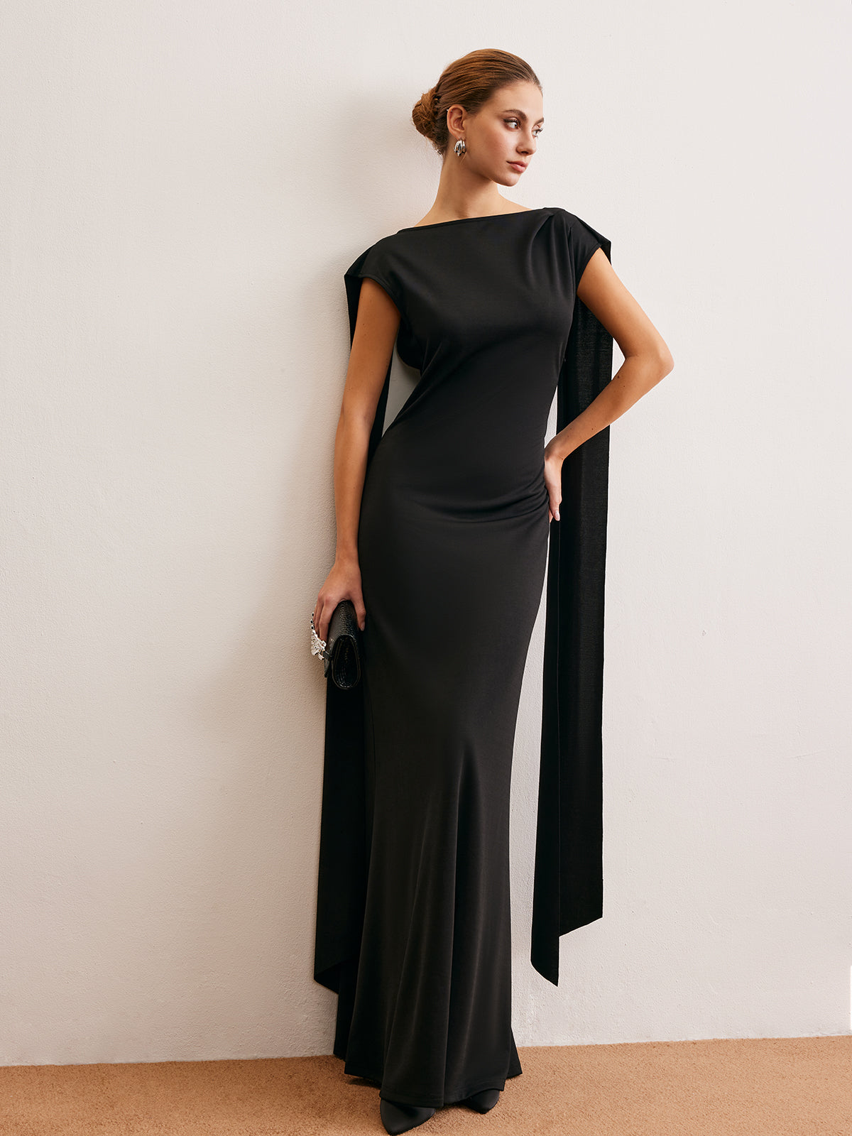 Minimalist Sleeveless Long-Ribbon Dress