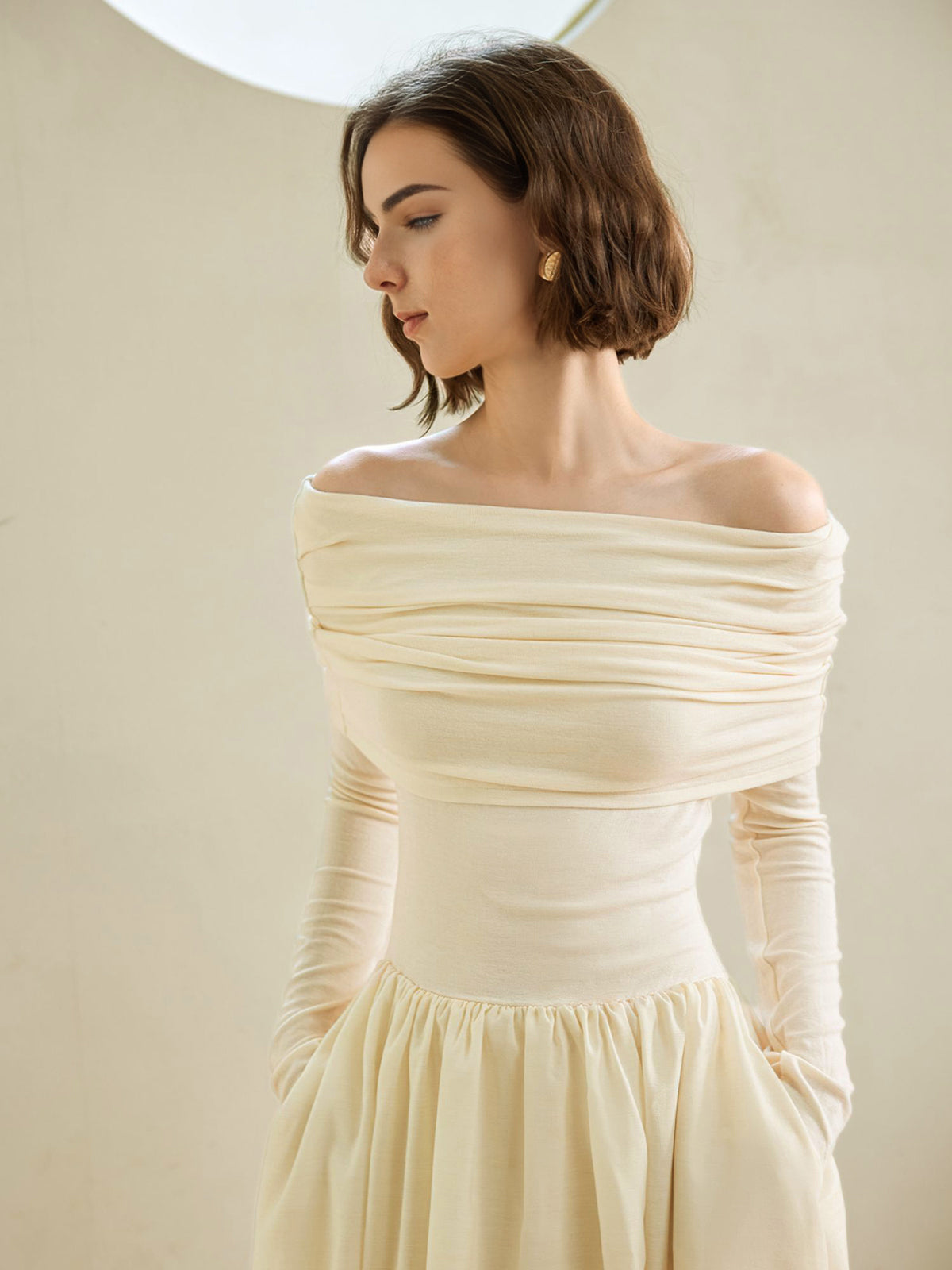 Off-Shoulder Bud Waist Pleated Knit Dress